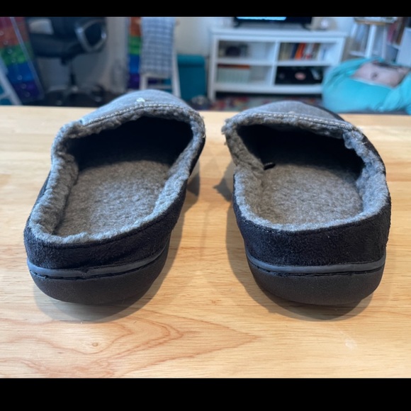 NWOT Refinery & Co Men memory foam slippers | Sz 8 - Picture 2 of 7